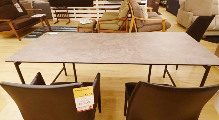 セラミックテーブル　moda en casa【pipa table】入荷