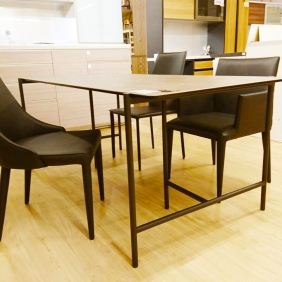セラミックテーブル　moda en casa【pipa table】入荷
