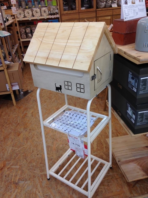 新しい郵便ポストが入荷～♪