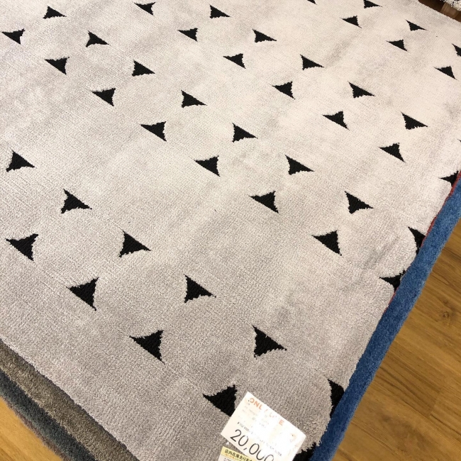 新作ラグ入荷しました！