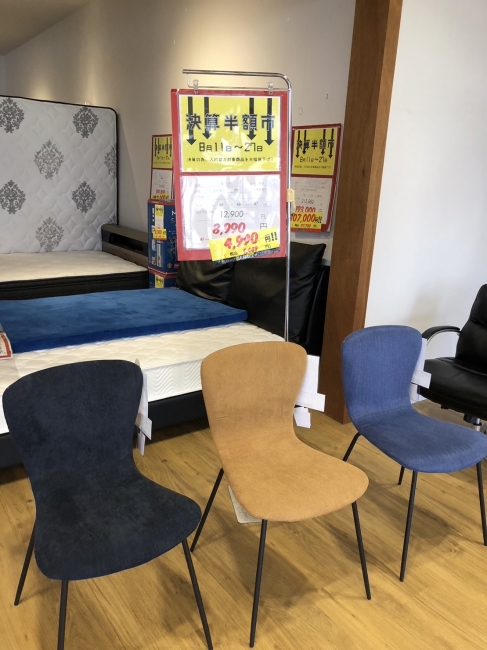 与次郎店決算半額市開催！